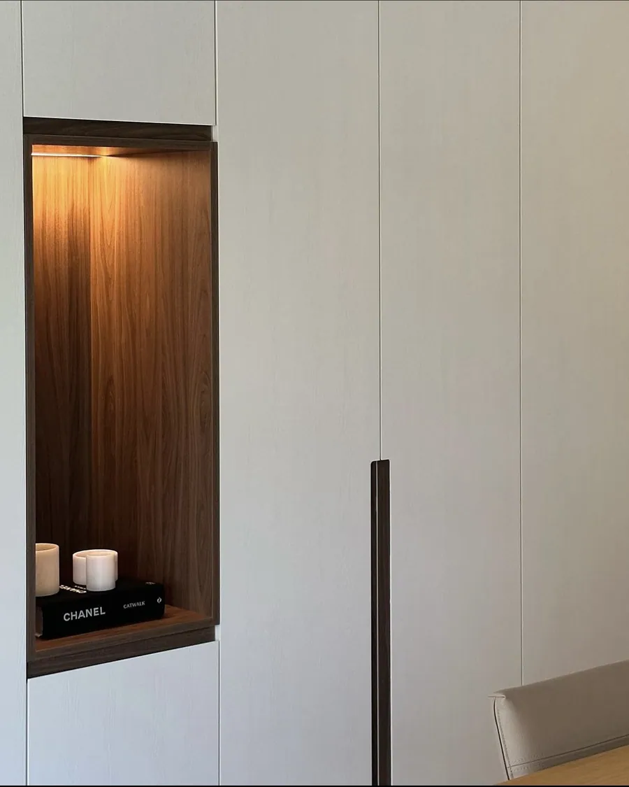 DBG — interior