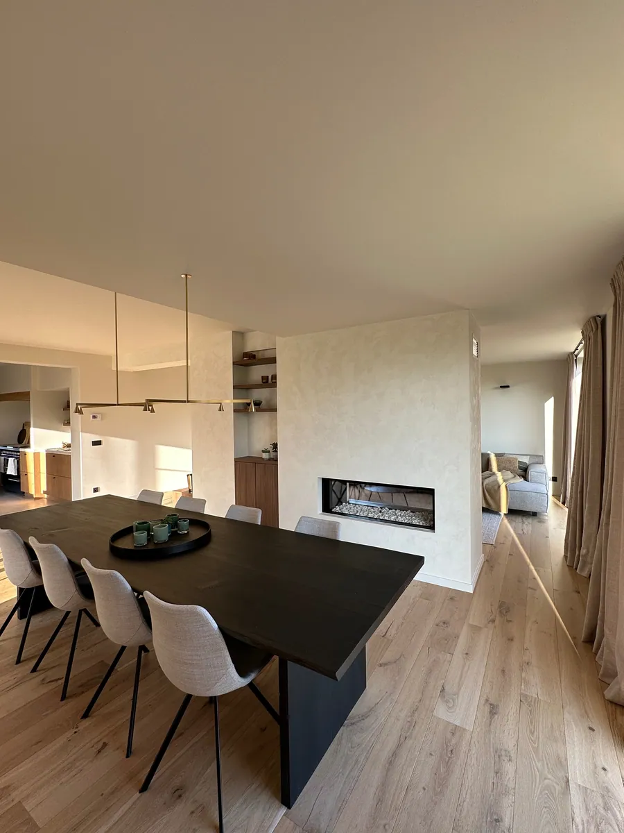 LM — interior